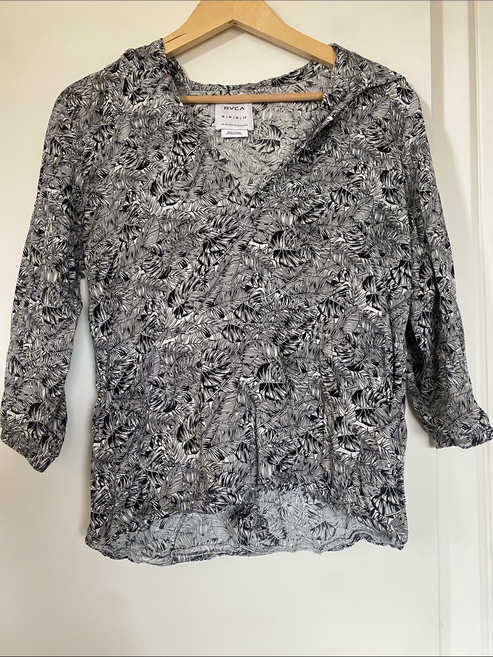 RVCA Black & White Leaf-Print V-Neck Tunic